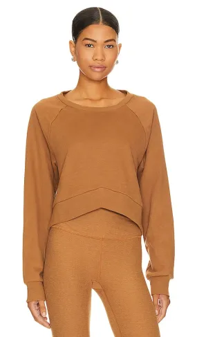 Beyond Yoga Uplift Cropped Pullover Sweatshirt in Tan