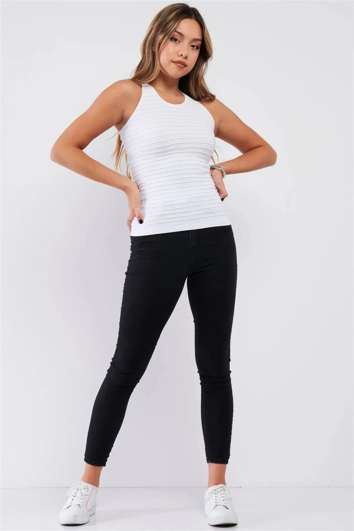 White Sleeveless Round Neck Horizontal Pleated Detail Fitted Tank Top /3-3